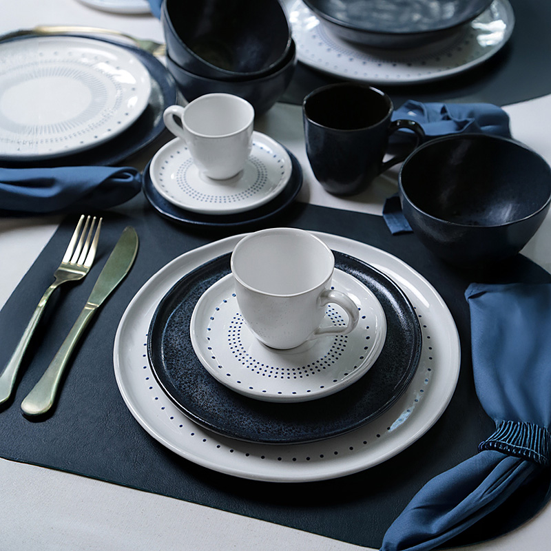 Astral e Night Blue compõem uma mesa especial